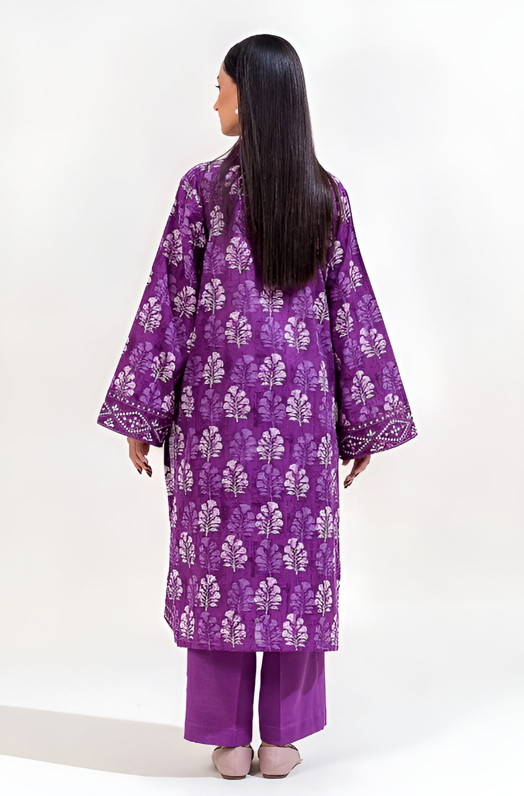 Beechtree Khaddar Embroidered 2-Piece – Design 03 (Unstitched)