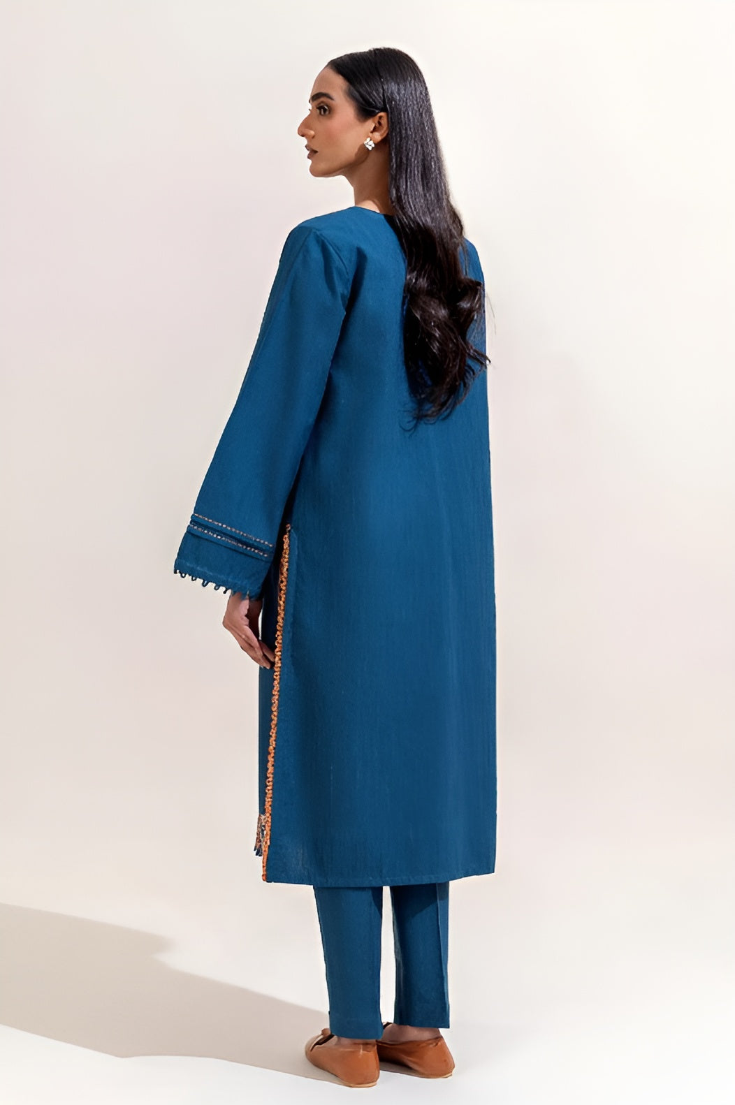 2 PIECE EMBROIDERED KHADDAR SUIT-BLUE BLOOM (UNSTITCHED)