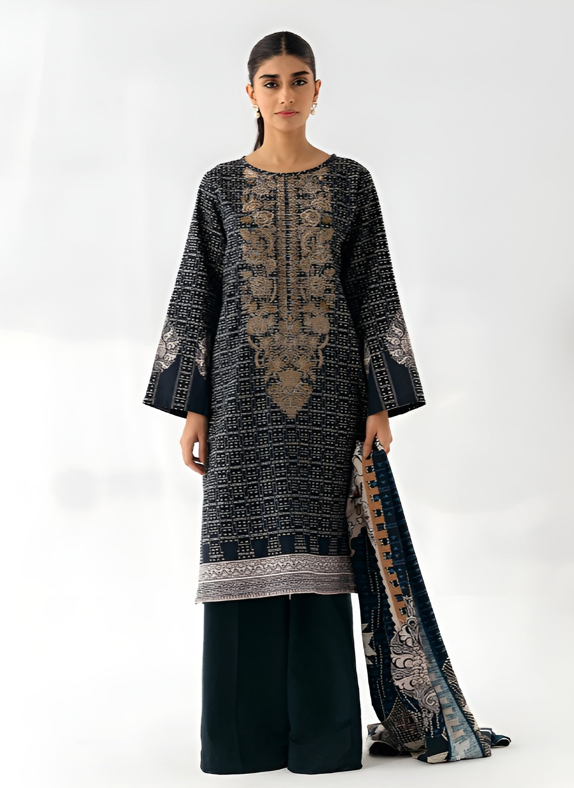 Beechtree Khaddar Embroidered 3-Piece – Design 01 (Unstitched)