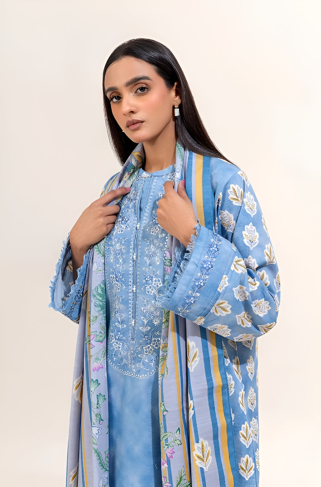 Beechtree Khaddar Embroidered 3-Piece – Design 04 (Unstitched)