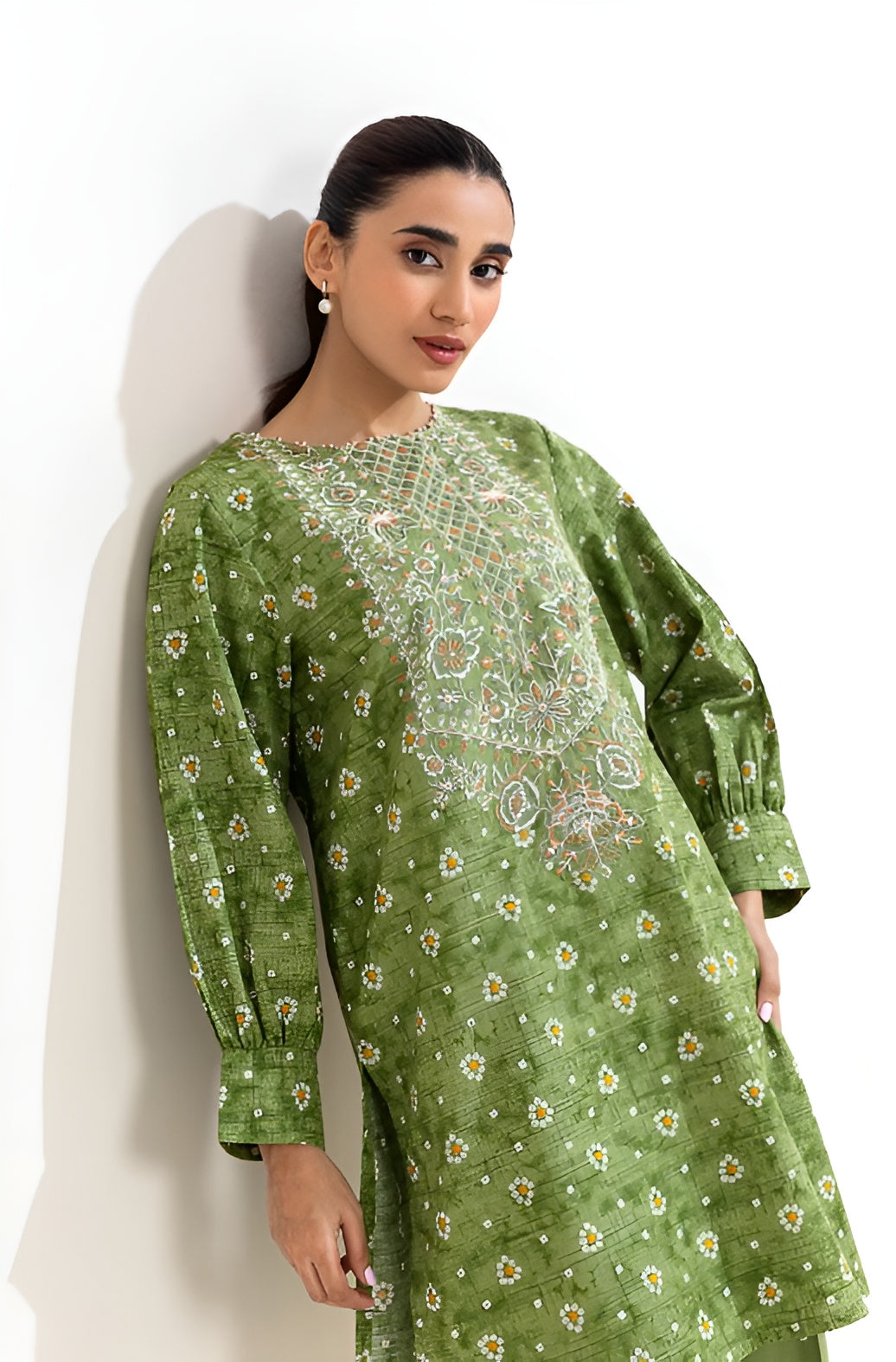Beechtree Khaddar Embroidered 2-Piece – Design 06 (Unstitched)